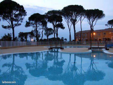 Maison Climatisee Avec Piscine Chauffee Calvisson Luaran gambar
